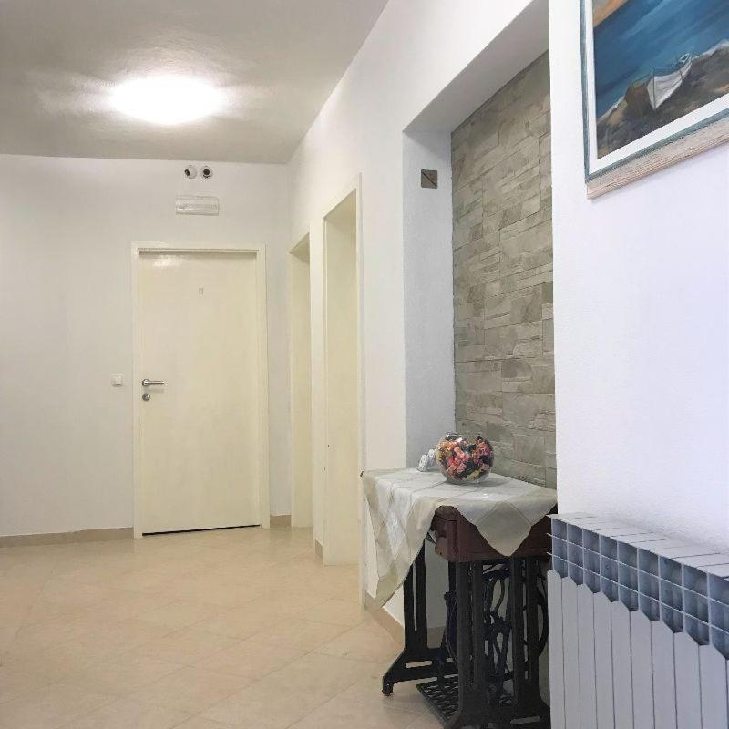 Berulia Rooms Brela Esterno foto